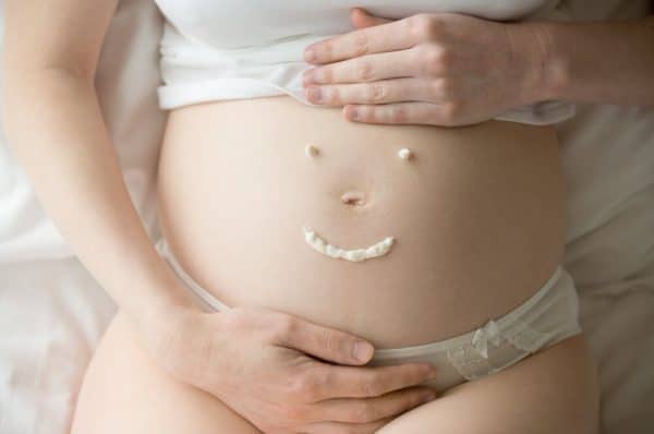 como prevenir las estrías durante el embarazo